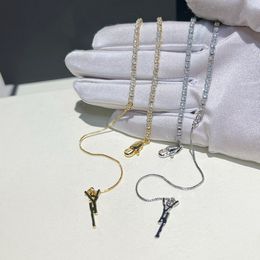 Designer Brand Letter Pendants Colliers Chaîne célèbre Géométrie en or 18k Géométrie Crystal Crystal Sweater Collier Femme Femme Jewelry Accessoires