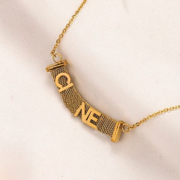 Designer Brand Letter Pendants Colliers Chaîne Gold Plated Poulain Newklace For Women Wedding Jewerlry Accessories Gift