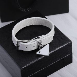 Designer Marque Lettre Triangle Marque Bracelet Bracelets Top Qualité Cuivre Matériel Bracelet 18K Or Plaqué Argent Bracelet Amant Saint Valentin Bijoux Réglable