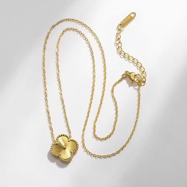 Collar de lujo de marca de diseño Collar de una sola flor de caparazón de cuatro hojas Fashion Fashion 18k Gold Titanium Collar de acero Joyería
