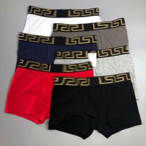 Designer Brand Men Boxer Briefes Men Sous-Pants 100% Coton Breathable 4 pièces / boîte Sexe Sous-vêtements confortables de haute qualité