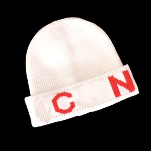 Gorros para hombre de marca de diseñador Gorros para mujer Otoño e invierno Viajes Esquí para hombre Equipado a prueba de viento Gorro de invierno Calidad Invierno Múltiples colores