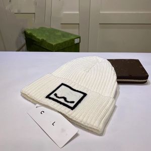 Bonnet de luxe pour hommes et femmes, marque de styliste, automne et hiver, nouveau petit parfum, tendance, rétro, lettre classique, tricot chaud en plein air, 2023