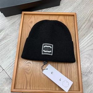 Bonnet de luxe pour hommes de la marque Designer chapeaux femmes automne et hiver nouvelle tendance de la mode lettre C en plein air chaud tricoté hats270Q