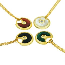 Promoción de marca de diseñador de Erqing Carter Amulet Natural Stone Collar Shell Gift para amigos