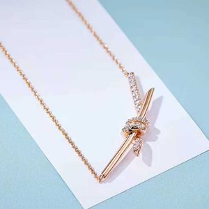 Designer merk touw knopen ketting voor vrouwen 925 zilveren junior high -end eenvoudige lichte luxe set met diamant twisted Franse kraag keten roségoud ornament