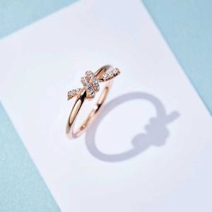 Ontwerpermerk S925 Sterling Silver Compated 18Knot Rose Gold-Pated Mother Knot Girl Ring Ring vrouwelijke bruiloftsbetrokkenheid beste vriend met logo