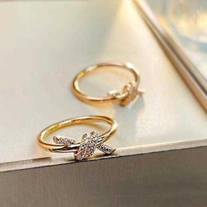 Designer merk eenvoudige temperament knoopring voor vrouwen 925 Sterling verzilverde 18k gouden diamant gedraaid boog xoat