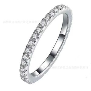 Brand de créateur TFF 925 STERLING Silver High Carbon Broken Diamond Full Row Men and Womens Ring Couple avec logo