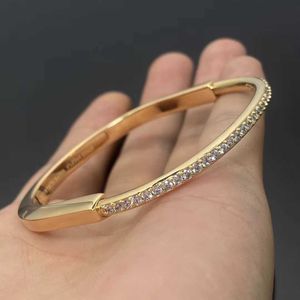 Merk TFF Hoge versie Bracelet v Gouden Nieuwe diamant ingelegde slotreeks U-vormige kop geleidelijk SWVX