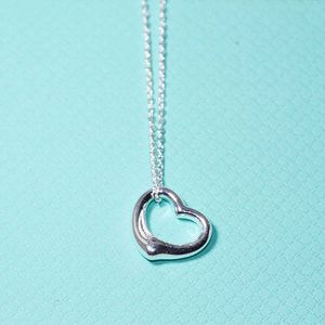 Designer Brand Tiffays ketting boetiek sieraden Valentijnsdag geschenk hartvormige sterling zilver high edition met logo