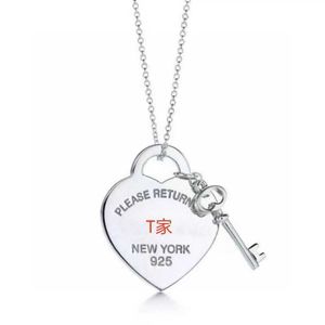 Designer Brand Tiffays S925 Sterling Silver Womens Key Love -vormige ketting mode veelzijdige hanger Kleine lichte luxe sleutelbeenketting met logo