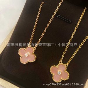 Brand de créateur van classique Collier de trèfle à fleurs simples classiques pour femmes Fritillaria Fritillaria Chaîne de collier 18k plaqué épais