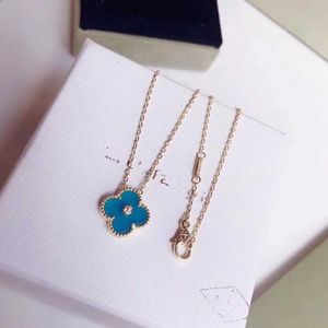 Brand de créateur Van High Version S925 Agate bleu argent pur avec un collier à double face en diamant pour la mode pour femmes et la chaîne de cols de sens du sens des femmes