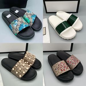 Designer merk vrouwen slippers sandalen mode kamer schoenen dames casual schoenen strandschoenen dik opgeloste zwarte schoenmaker zomer luxueus