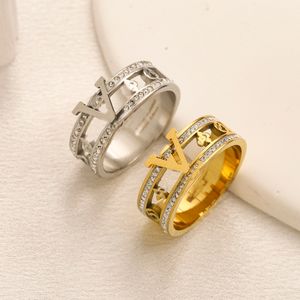 Bande de lettres de marque de créateurs anneaux Femmes 18k Gold plaqué argent plaqué cristal en acier inoxydable amour bijoux de bijoux