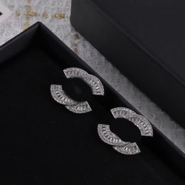 Ontwerper Brass Stud Earrings damesmodemerk dubbele letter geometrische oorbellen ingesteld met Crystal Rhinestone oorbellen huwelijksgeschenken