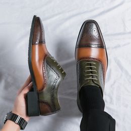 Ontwerper Britain Gentleman Pointed Mix Patchwork bruiloft Leather Oxford schoenen voor mannen Casual Oxfords Formele kleding Zapatos HOMBRE