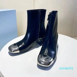 Botas británicas de diseñador para mujer, punta redonda, color blanco y negro, hebilla de hierro, patente con cuentas abiertas, talla 35-41