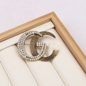 Designer broche merk brief broches sieraden dames trui broche pin luxe vintage elegante dames sieraden accessoires