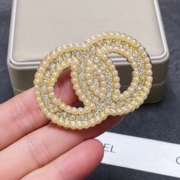 Broche de créateur pour femmes épingles hommes charme bijoux diamant g broches perlé vintage broches en or élégantes