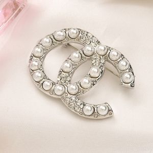 Designer Broche Letter Metalen Broches Luxe Strass Broche Bruiloften Hoge Kwaliteit Pins Dames Heren Klassieke Charme Broche