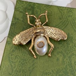 Designer Broche Vrouw Broches Charm Parel Pins Insect Breastpin Mannen Mode Accessoires Luxe Merk Wedding Party Sieraden