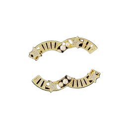 Diseñador Broche Mujer Esmalte follaje Con alfileres de sello 18K Chapado en oro oferta especial Hombres Marca Carta Incrustaciones Cristal Rhinestone Joyería Broche Encanto