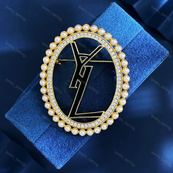 Brooches de créatrice Broche de perles de mode pour femmes marques Classic Letters Mens Pin Vêtements Gold Silver Luxury