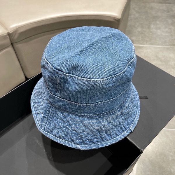 Designer Bucket Cap Men Men Baseball Cap adaptée aux femmes Brand de luxe Sunshade Hat Outdoor Beach Tourism Hat