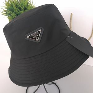 Designer emmer hoed Cappello voor vrouwen brede rand Beach Casual Active Mode Street Cap Zomerzon Bescherming Letter His-and-Hers Caps