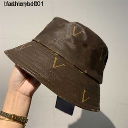 Sombrero de cubo de diseñador para hombres y mujeres de lujo Casquette lvity Leather Boater Hats Outdoor Wide Brim Sunhats Unisex Casual Caps Brown Cap Ball Caps