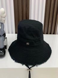 Дизайнерские шляпы-ведра роскошные шляпы-ведра Сплошные цветные шляпы от солнца с буквами модные повседневные темпераментные солнцезащитные шапки для путешествий shoppi8308353