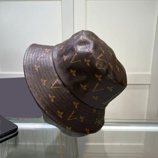 Diseñador Bucket Hat Gorra de cuero para hombre Mujeres Casquettes clásicos Carta unisex Pescador Sombrero para el sol Hombres Retro Sombreros ajustados Gorras impermeables D238086C5