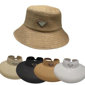 Cappello a secchiello di design Cappello di paglia Casquette Homme Cappelli a tesa larga Spiaggia Casual Erba Treccia Cappelli per le donne Protezione solare esterna Triangolo Cappello a cilindro piatto di marca di lusso