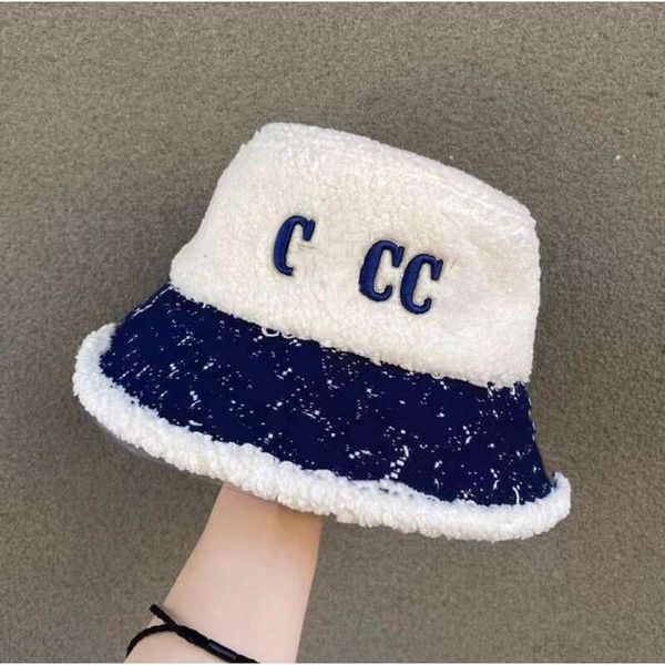 Designer Seau Chapeaux Pour Femmes Hommes Agneaux Laine Chapeau Cap Seaux Casquette Casquettes De Luxe En Fausse Fourrure Bonnet Bonnet Chapeaux Teddy Velours Visière 2211192D