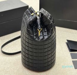 Designer - emmers rooster Boodschappentas met gesp nieuwe haak vintage emmer Ruitvormige tas veelzijdige praktische zachte lamsvacht zwarte klassieke kleur