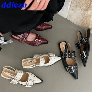 Platte ontwerper met gesp dames jurk mode dames flats schoenen slingback puntige teen casual vrouwelijke sandalen muilezels 23111 15 s
