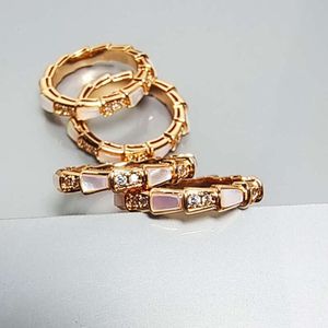 Ontwerper Bvlgarys925 Sieraden Bulgarie Bracelet Baojia Snake Botring Zuiver zilveren Ring Volledige diamantslangvorm