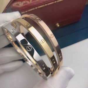 Designer C-arter armband High Edition Geen brede diamant CNC Precisie schroevendraaiersluiting Full Sky Star Series Nail 1 JP9M
