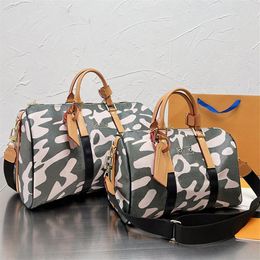 Ontwerper Camo Travel Bags Unisex Handtassen Hoge kwaliteit grote capaciteit Fitness Messenger Bag Fashion Toes278Q