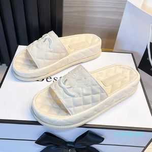 Designer Candy Color Raster Sandaal Dames C Letter Pu Leather Checks Beach Sandals Rooster Grid Slippers Dames Dames Zomer Anti-slip Indoor Outdoor Loafers