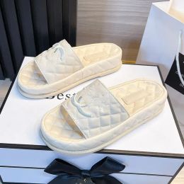 Designer Candy Color Sandal Womens C Letter PU Cuir vérifie les sandales de plage Pantoues de grille de réseau
