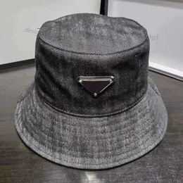 Cape de créateur beau chapeau de porc de paille Golll Bucket Cowboy Fermer Higher Fold Mens Summer Womens Show Woîtres Femmes Place Caps Sun Sun Cool Tendance