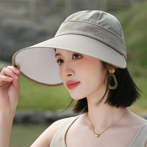 Designer Caps Sun Hat brim in de voorjaarstro -hoeden voor vrouwen Product afneembaar met grote rand Volledig bedekkende gezicht Fashionable Summer Sun Protection Hat