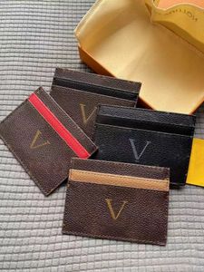 Titular de la tarjeta de diseñador Clásico para hombres y mujeres de doble cara disponible con 3 ranuras para tarjetas que pueden contener aproximadamente cuatro tarjetas Cartera compacta y portátil para tarjetas de moda