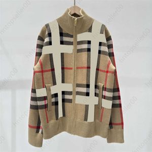 Diseñador Cardigan Cuello alto Suéter para mujer Abrigo de invierno Clásico Plaid Raya Decoración Moda Casual Cuello alto Manga larga Chaqueta con cremallera Prendas de punto para mujer