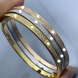 Designer Cartera Fashion Braclet Version haute Deux rangées de diamants Full Sky Star Bracelet à la mode et personnalisé Femmes Lumière Luxe et Niche Des