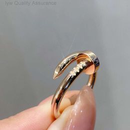 Designer Cartera Light Luxury Style Kajia Classic Nail Ring Womens Version coréenne Tempérament Titanium Steel Bracelet incolore en cadeau pour les meilleurs amis