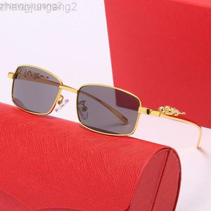 Diseñador Carti Gafas de sol Catier Tarjeta de moda Familia Marco completo Caja de cabeza de leopardo de metal para hombres Gafas ópticas de guepardo para mujer